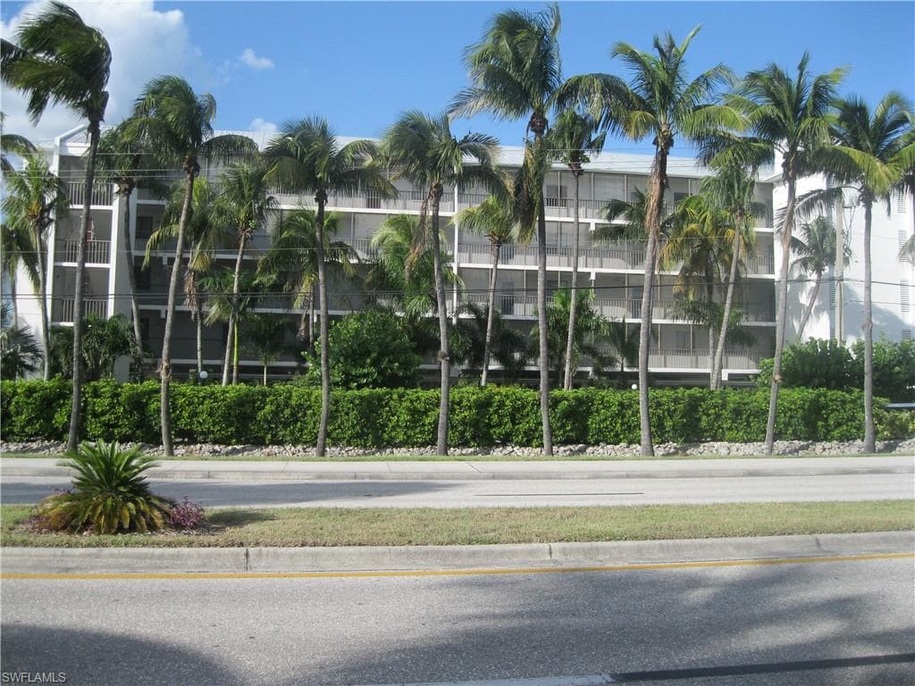 5220 Bonita Beach RD SW # 302, BONITA SPRINGS FL 34134-2