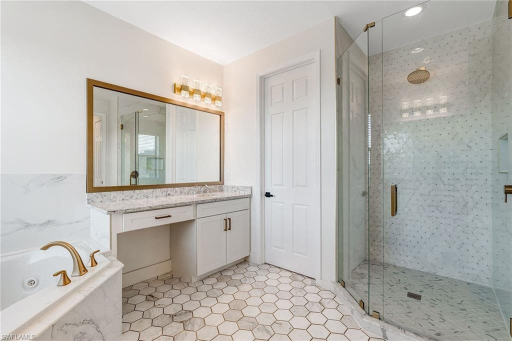 11604 Meadowrun CIR, FORT MYERS FL 33913-26