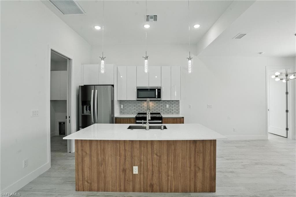 8348 Walden ST-8