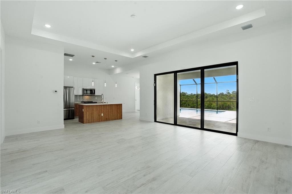 8348 Walden ST-17