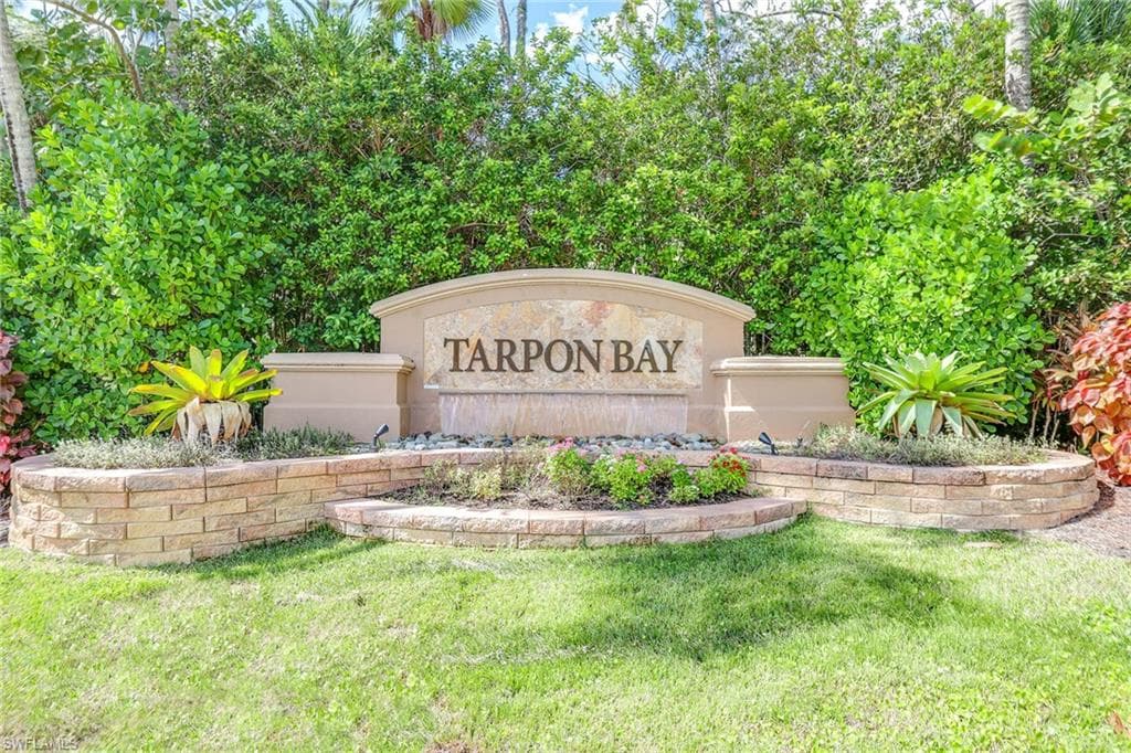 1821 Tarpon Bay DR S, NAPLES FL 34119-49