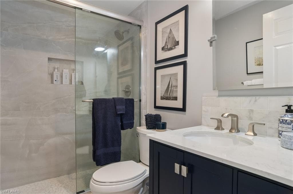 400 Wyndemere WAY # D102, NAPLES FL 34105-16