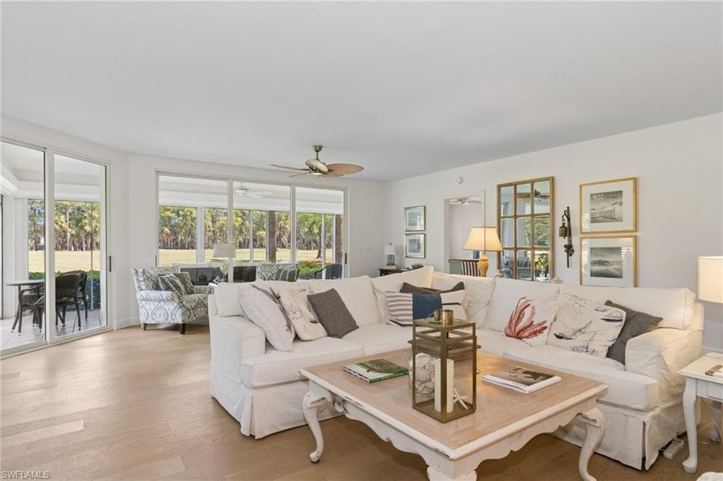 400 Wyndemere WAY # D102, NAPLES FL 34105-2