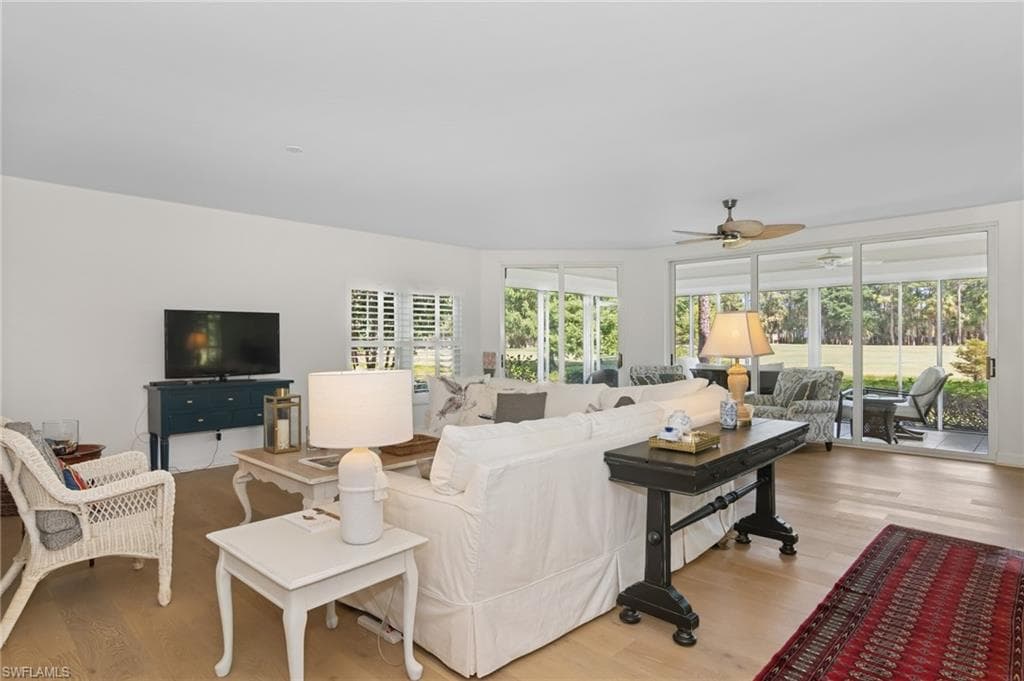 400 Wyndemere WAY # D102, NAPLES FL 34105-4