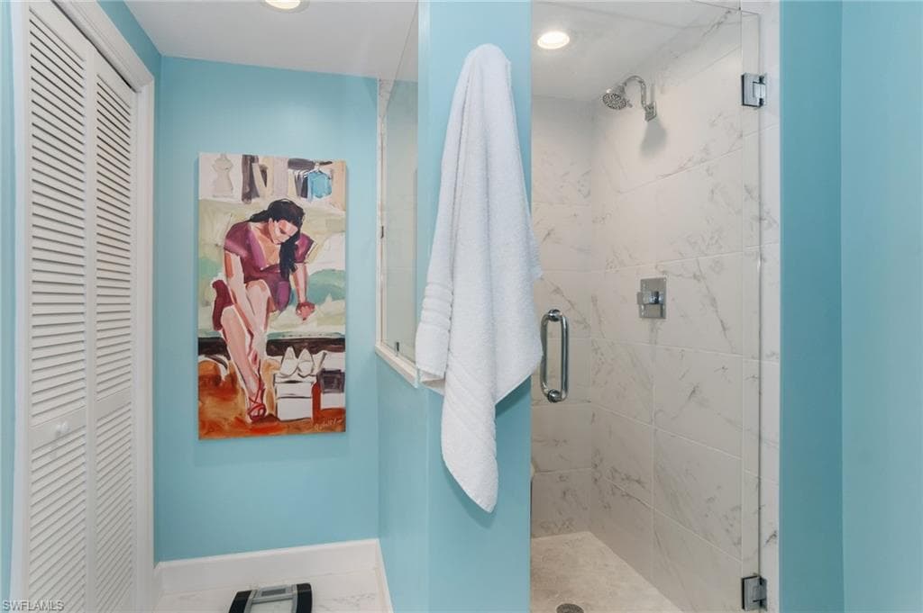 400 Wyndemere WAY # D102, NAPLES FL 34105-14