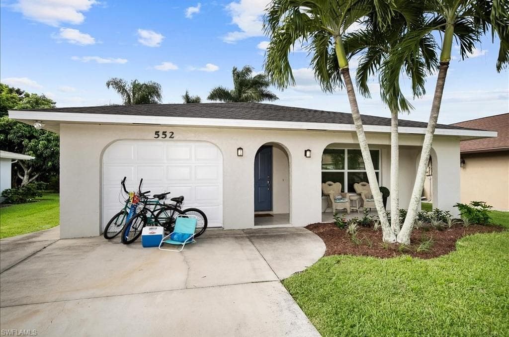 552 105th AVE N, NAPLES FL 34108-16