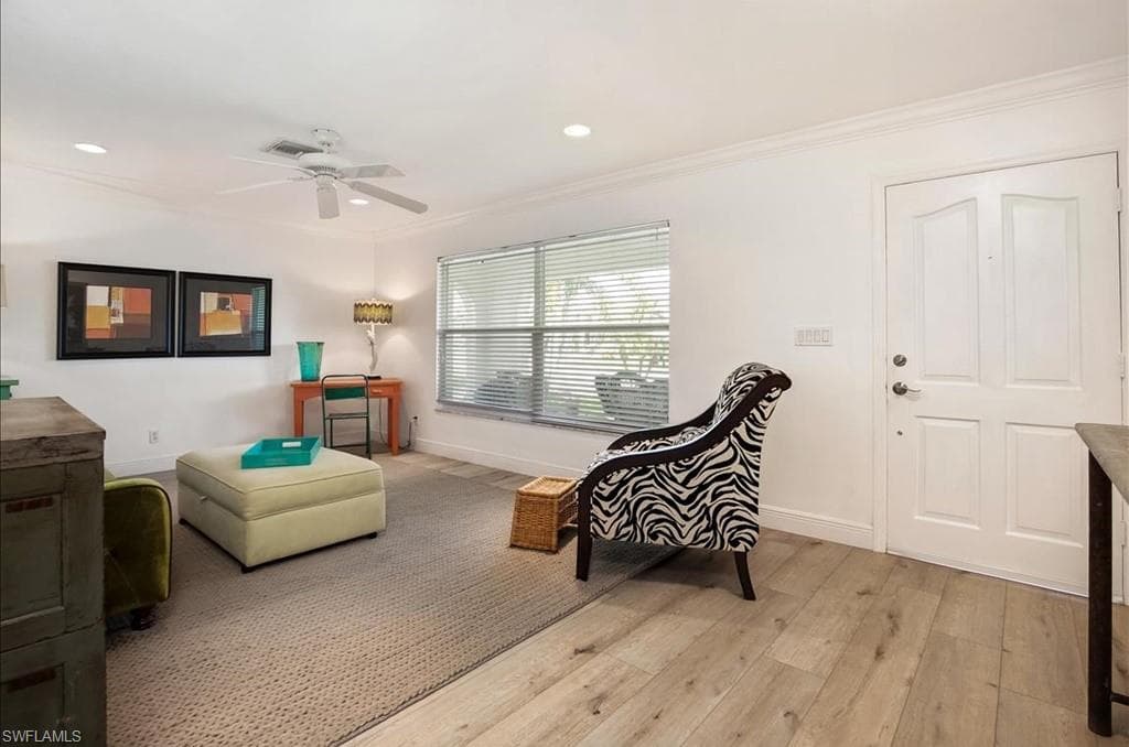 552 105th AVE N, NAPLES FL 34108-2
