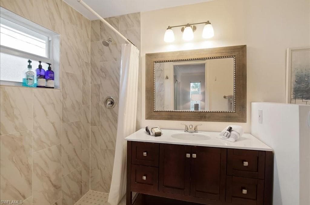 552 105th AVE N, NAPLES FL 34108-8