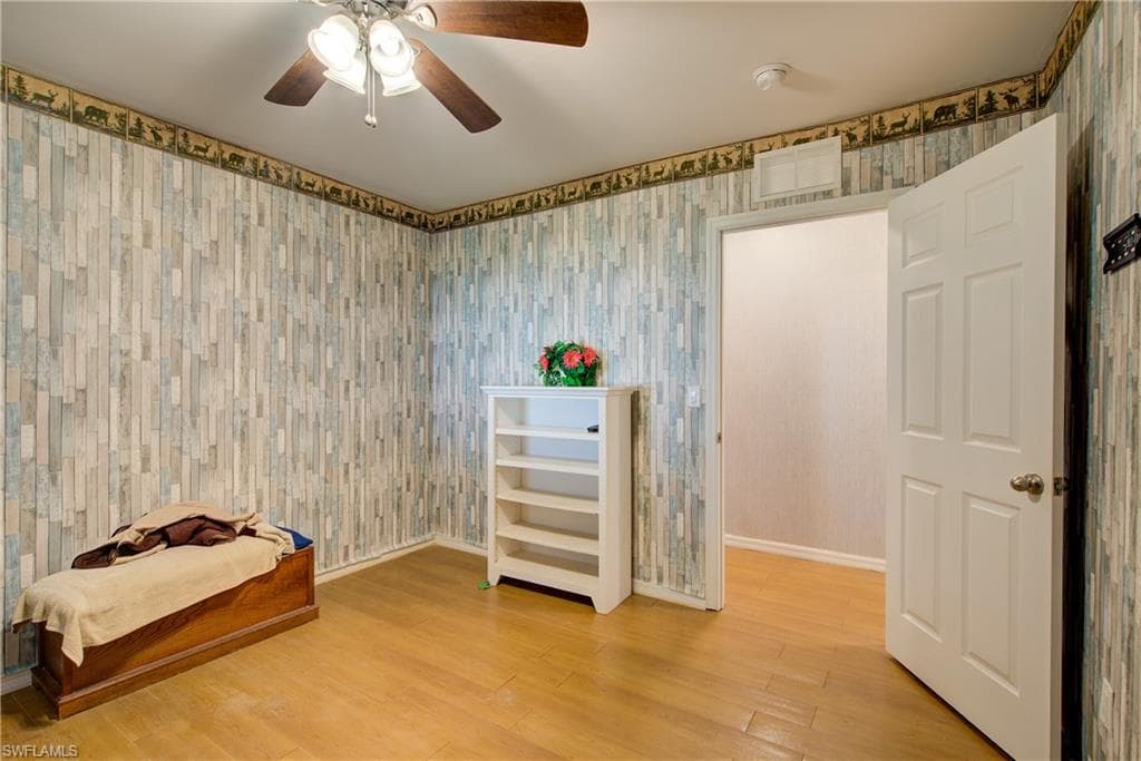 2405 Zoysia LN, NORTH FORT MYERS FL 33917-12
