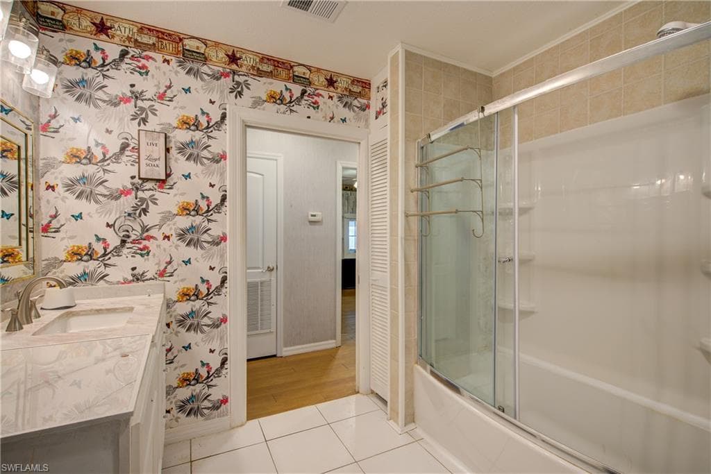 2405 Zoysia LN, NORTH FORT MYERS FL 33917-6