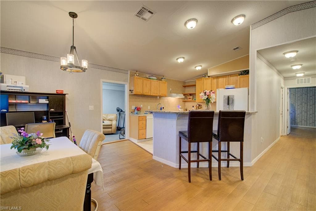 2405 Zoysia LN, NORTH FORT MYERS FL 33917-8