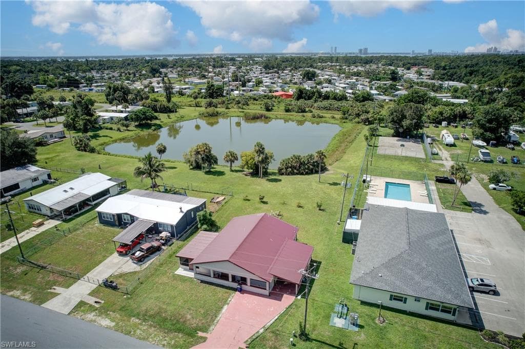 2405 Zoysia LN, NORTH FORT MYERS FL 33917-37
