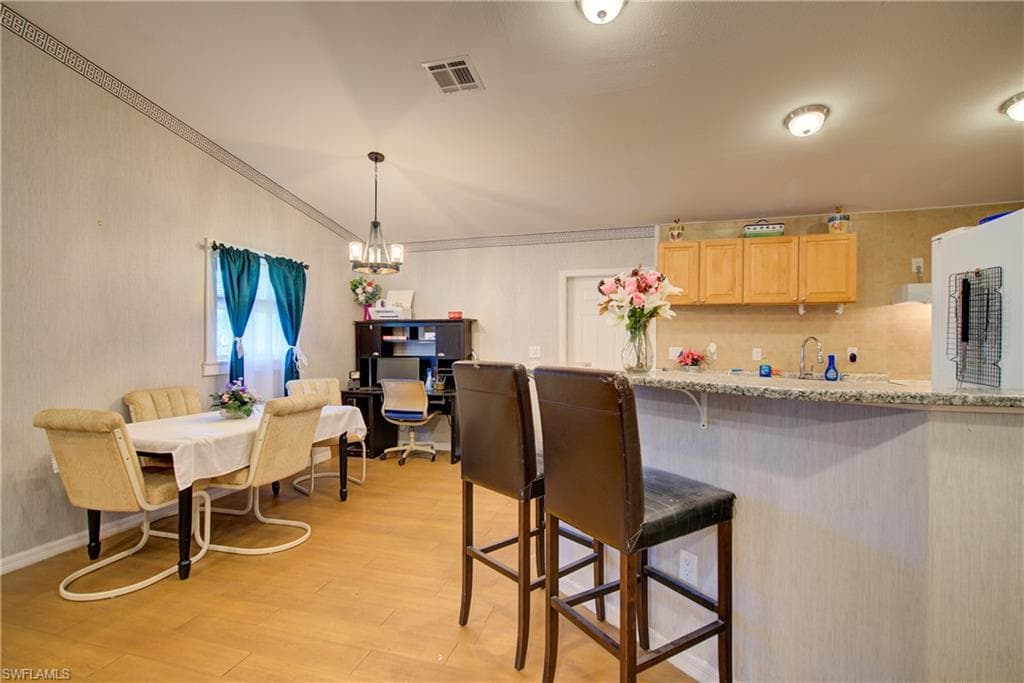 2405 Zoysia LN, NORTH FORT MYERS FL 33917-9