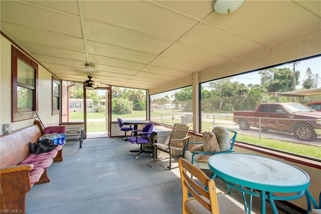 2405 Zoysia LN, NORTH FORT MYERS FL 33917-18