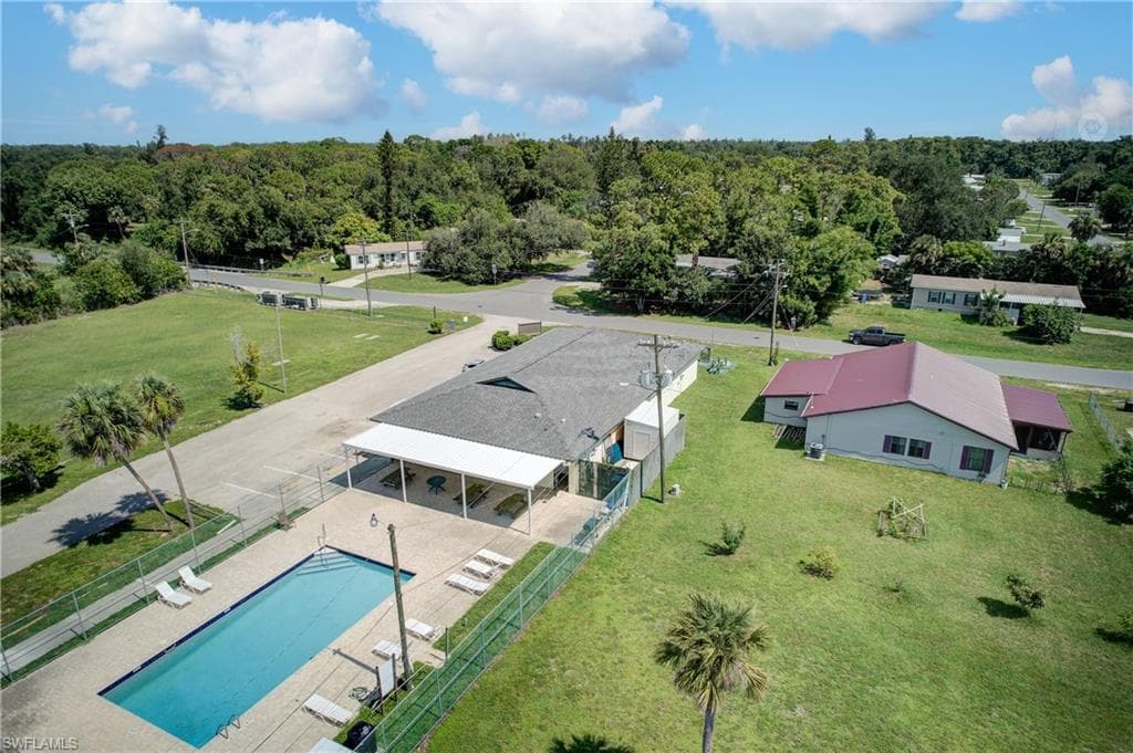 2405 Zoysia LN, NORTH FORT MYERS FL 33917-38