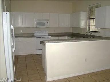 7423 Bristol CIR, NAPLES FL 34120-1