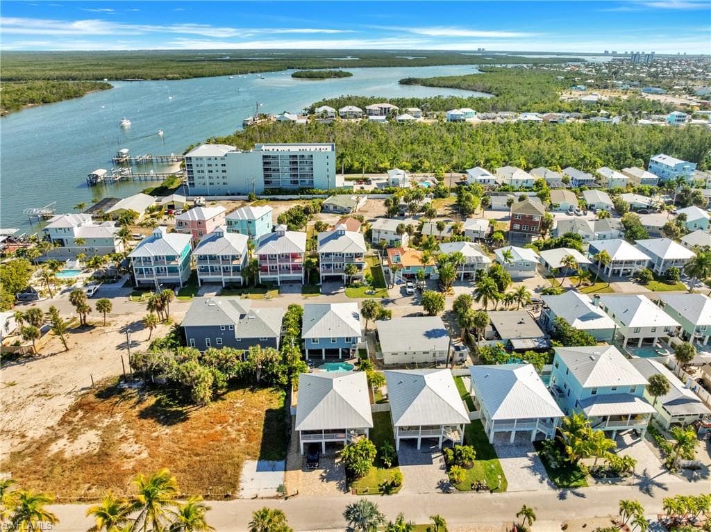 270 Delmar AVE, FORT MYERS BEACH FL 33931-36