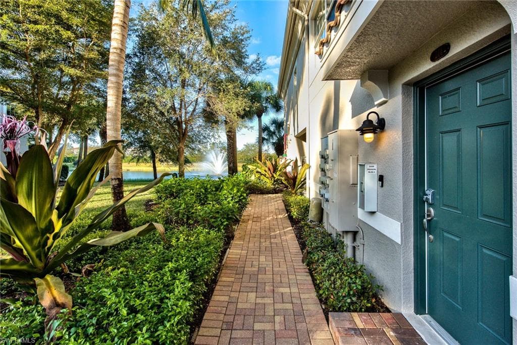 23430 Alamanda DR # 201, ESTERO FL 34135-1