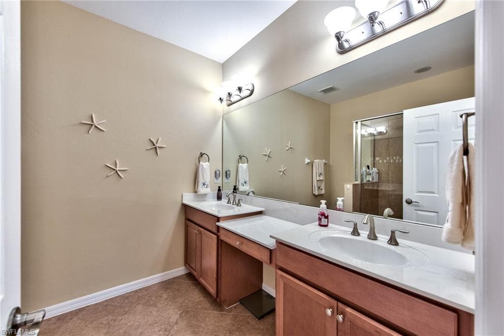 23430 Alamanda DR # 201, ESTERO FL 34135-11