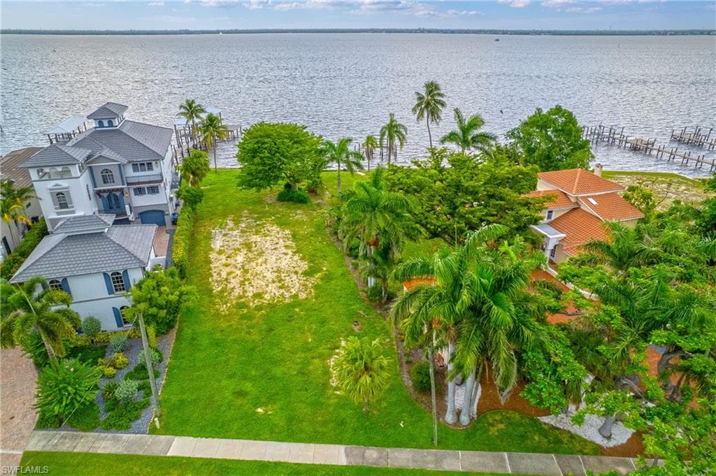 2904 Valencia WAY, FORT MYERS FL 33901-6