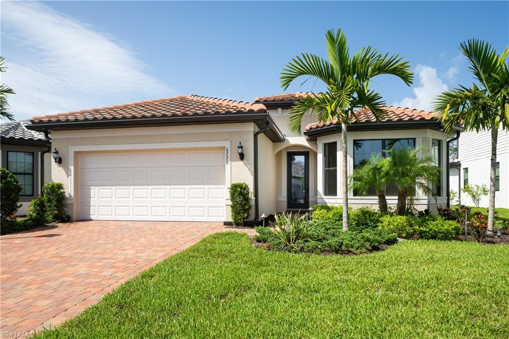 6770 Pennyroyal DR, NAPLES FL 34114-24