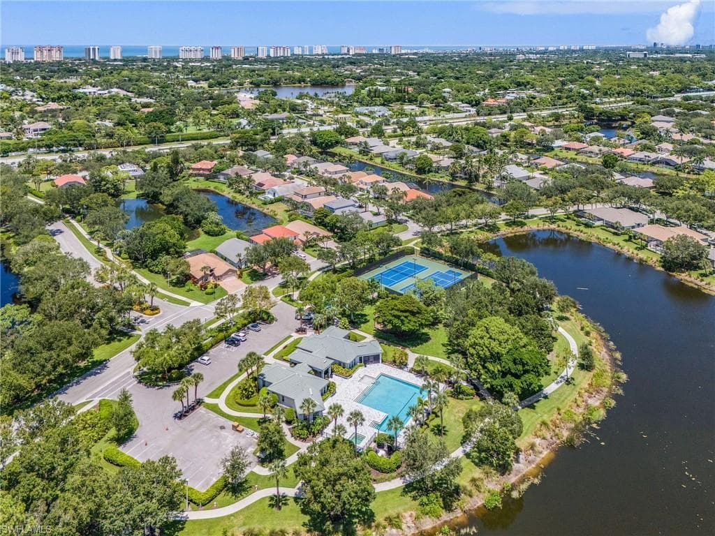 6835 Old Banyan WAY, NAPLES FL 34109-35