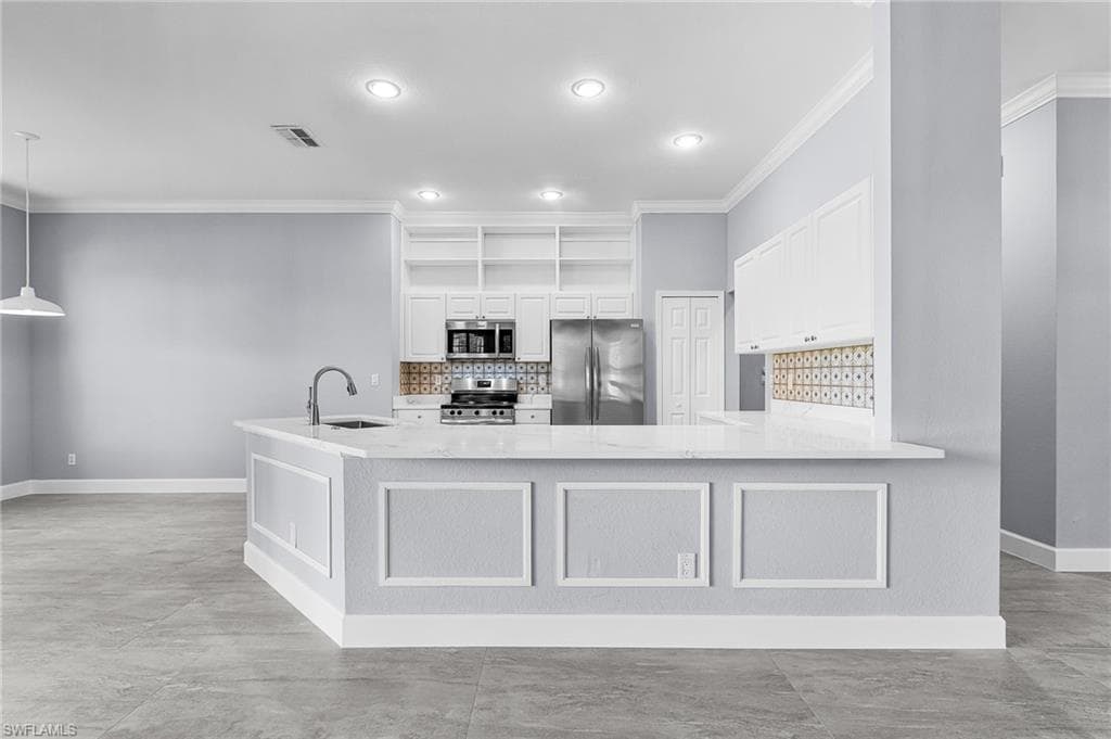 6835 Old Banyan WAY, NAPLES FL 34109-7