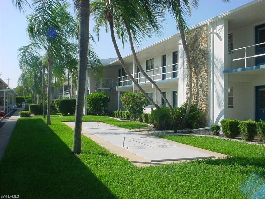 708 Victoria DR 206-8