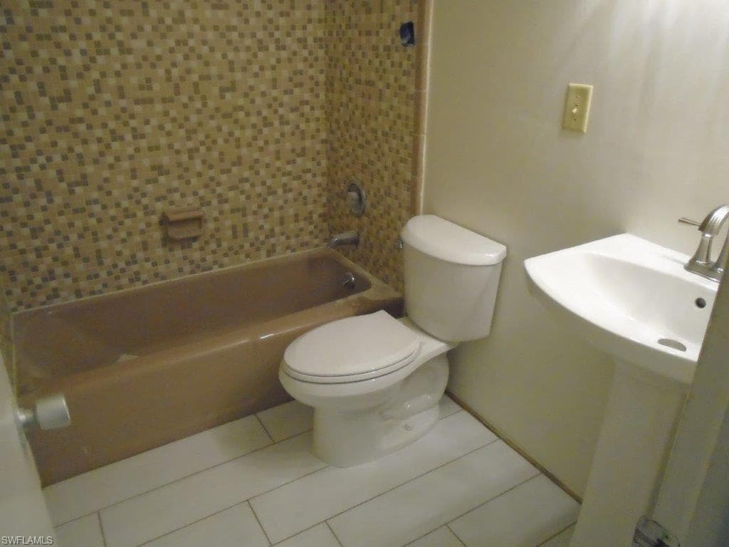 708 Victoria DR 206-13