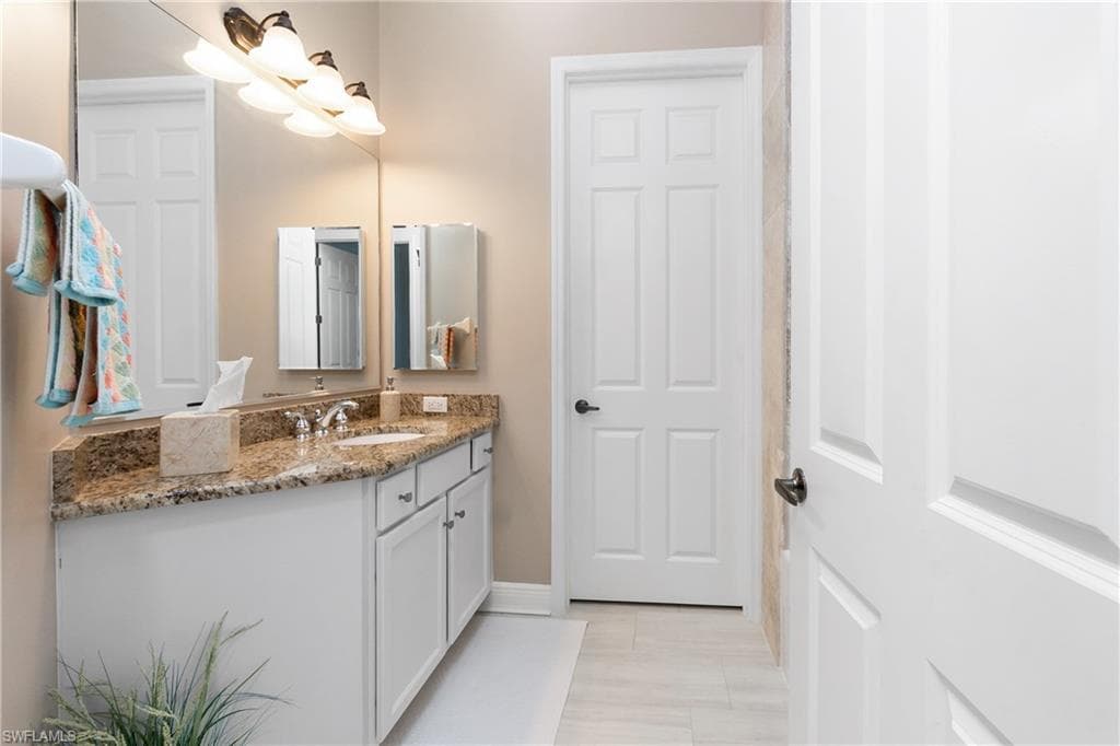 175 Shadroe Cove CIR # 1104, CAPE CORAL FL 33991-26