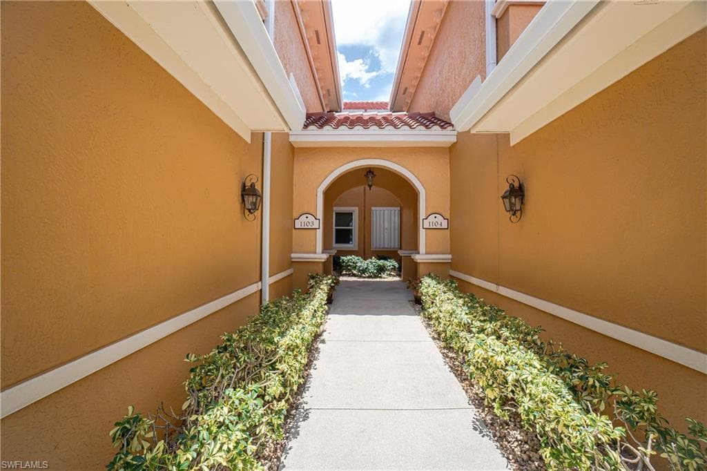 175 Shadroe Cove CIR # 1104, CAPE CORAL FL 33991-1