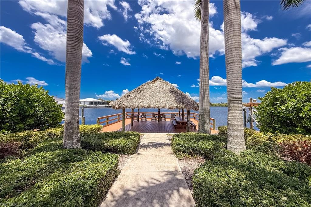 175 Shadroe Cove CIR # 1104, CAPE CORAL FL 33991-35