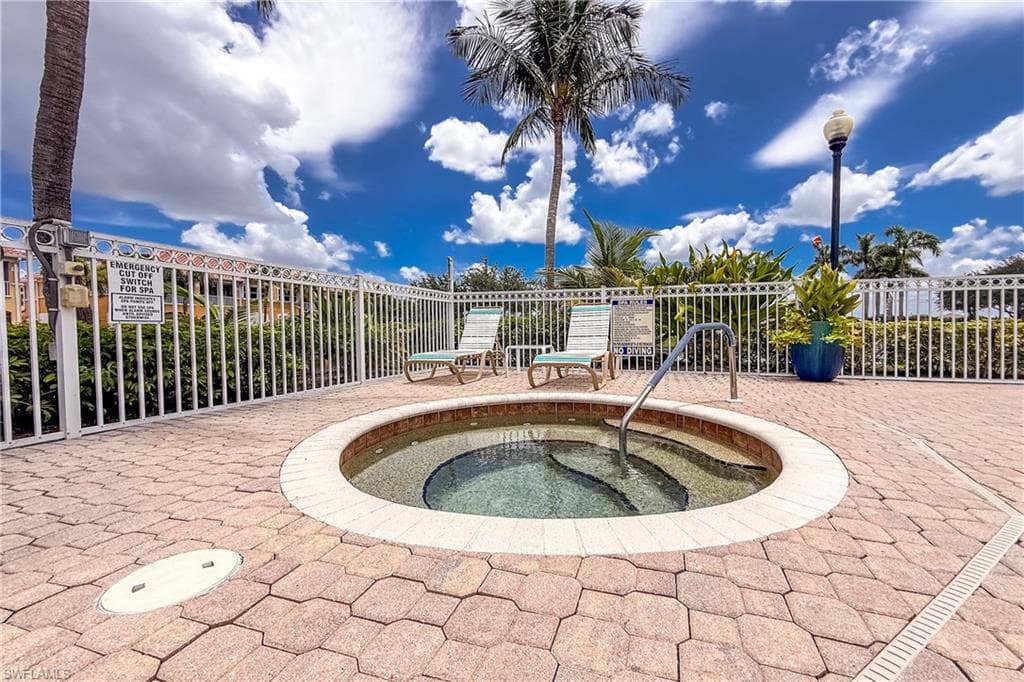 175 Shadroe Cove CIR # 1104, CAPE CORAL FL 33991-39