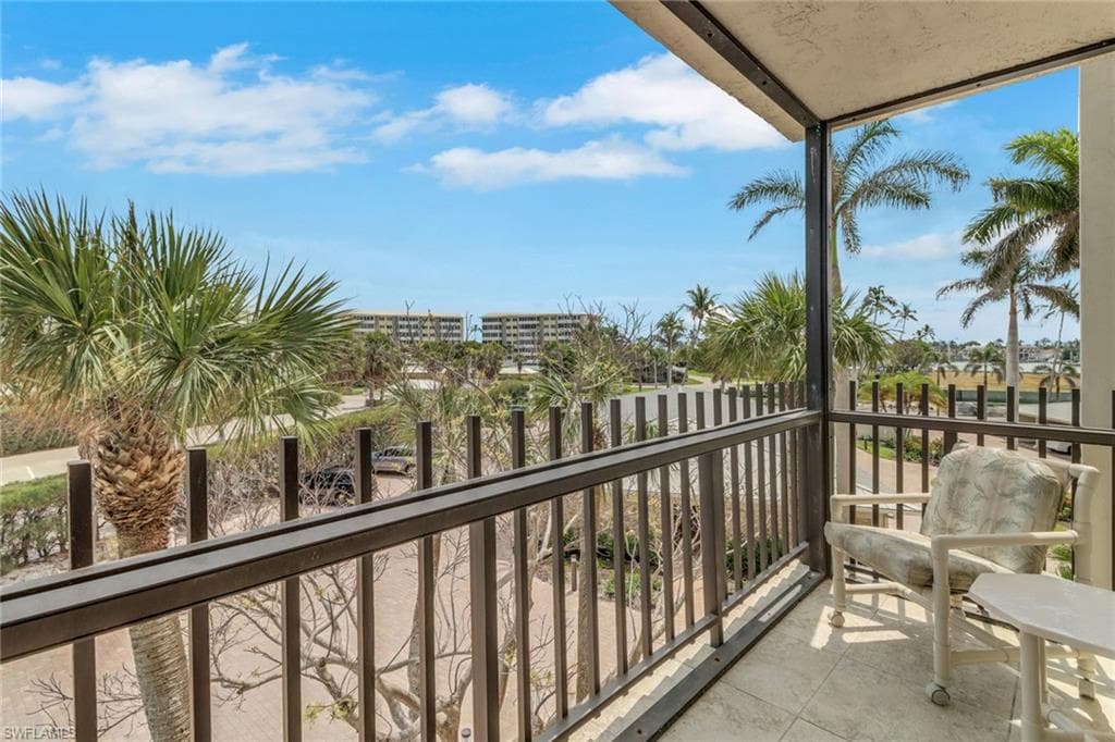 3399 Gulf Shore BLVD N # 303, NAPLES FL 34103-28