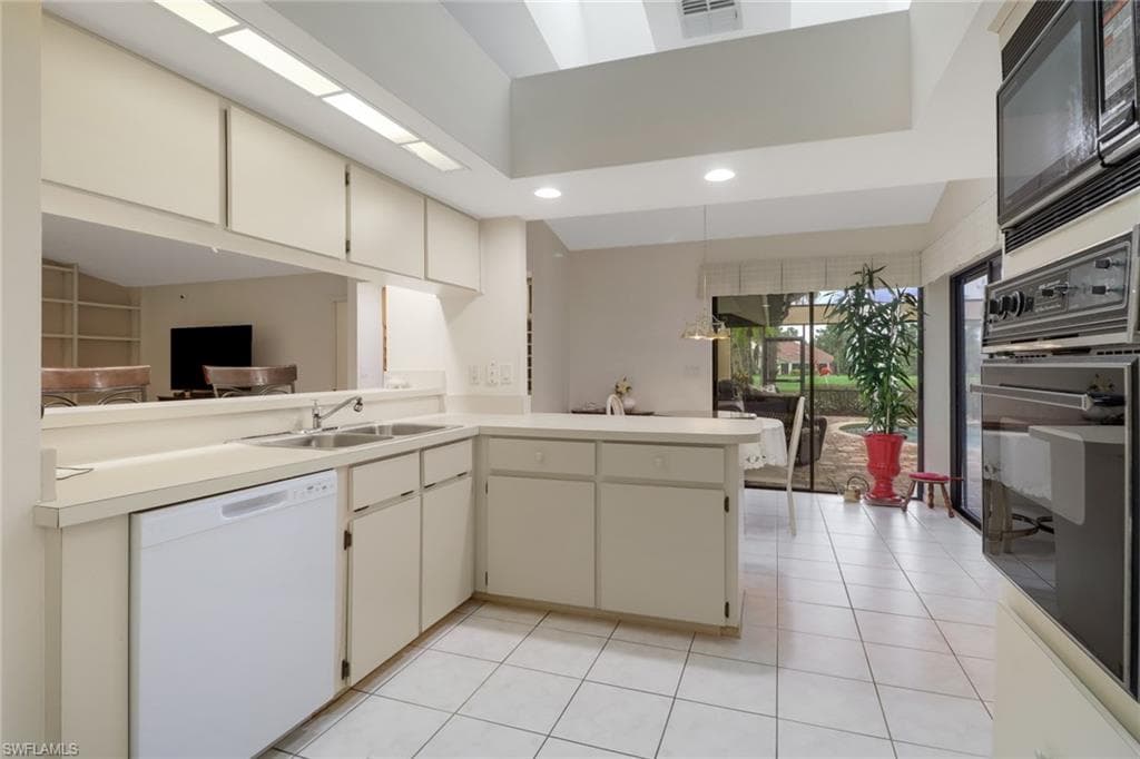 15649 CARBERRY CT-10