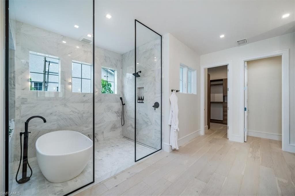 1645 Bonita CT-22