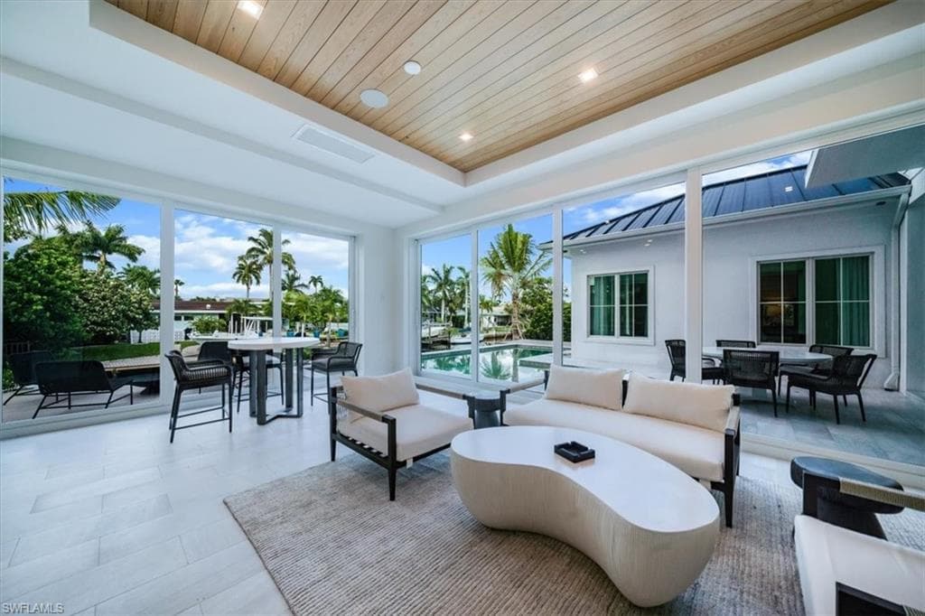 1645 Bonita CT-35