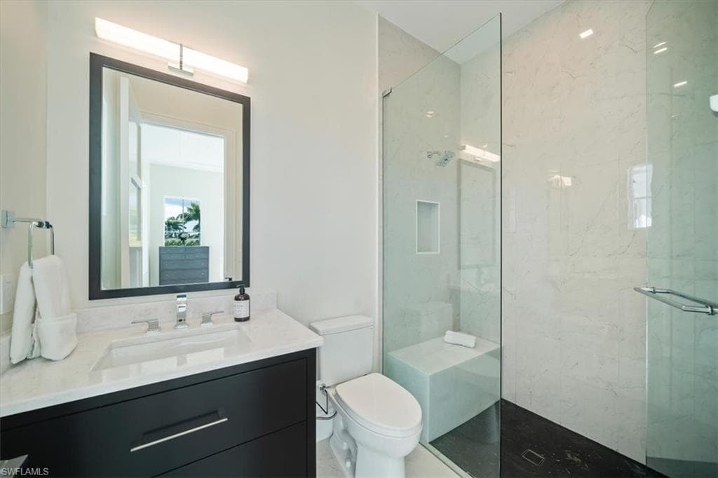 1645 Bonita CT-27