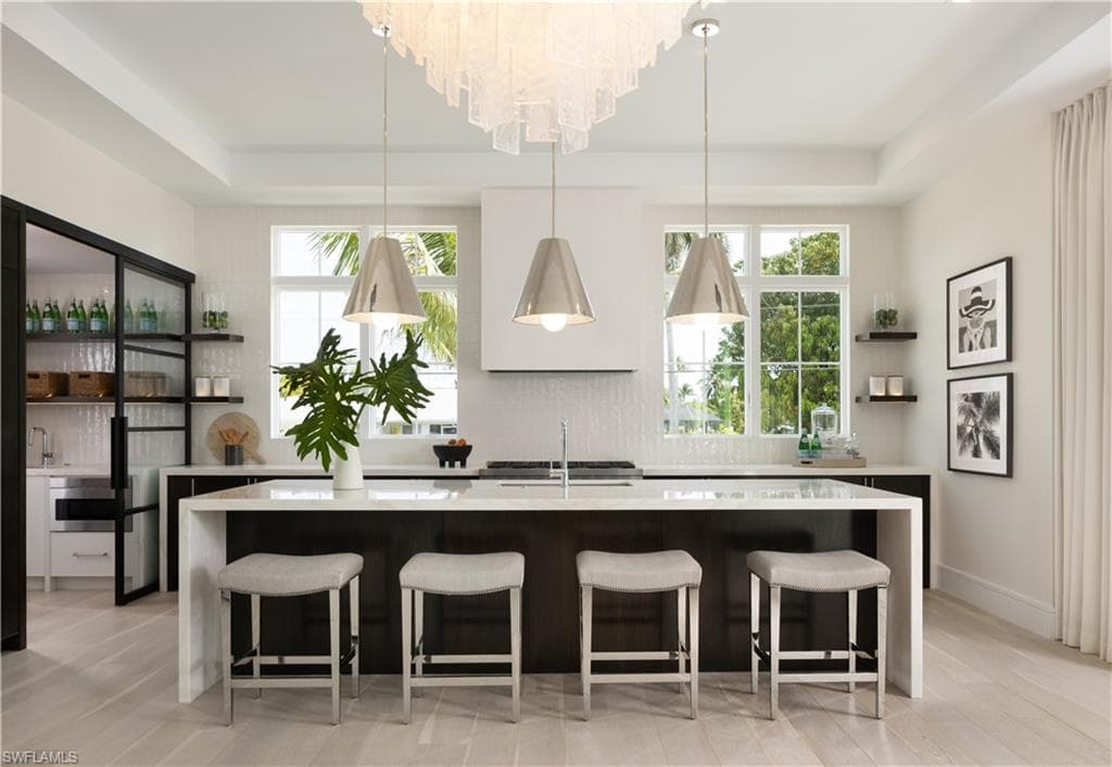 1645 Bonita CT-4