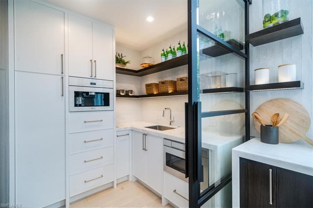 1645 Bonita CT-9