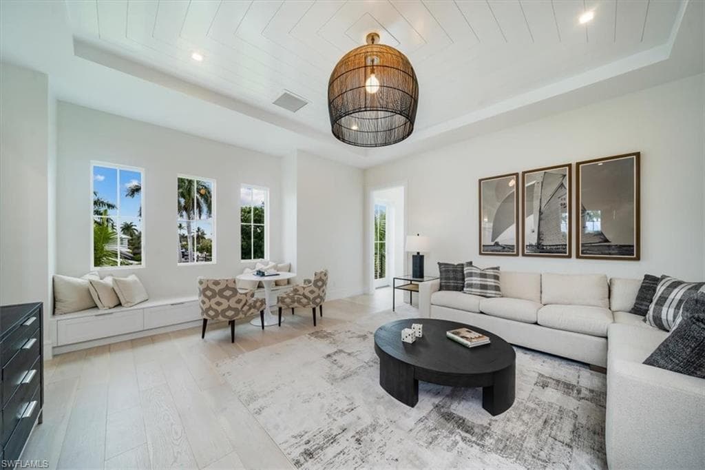 1645 Bonita CT-28