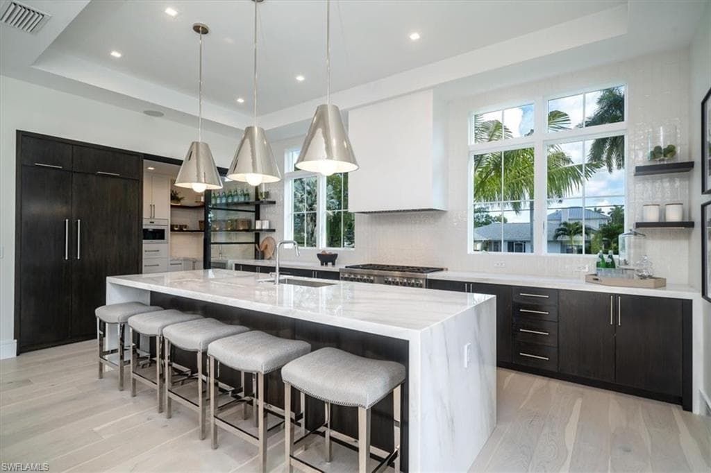1645 Bonita CT-7