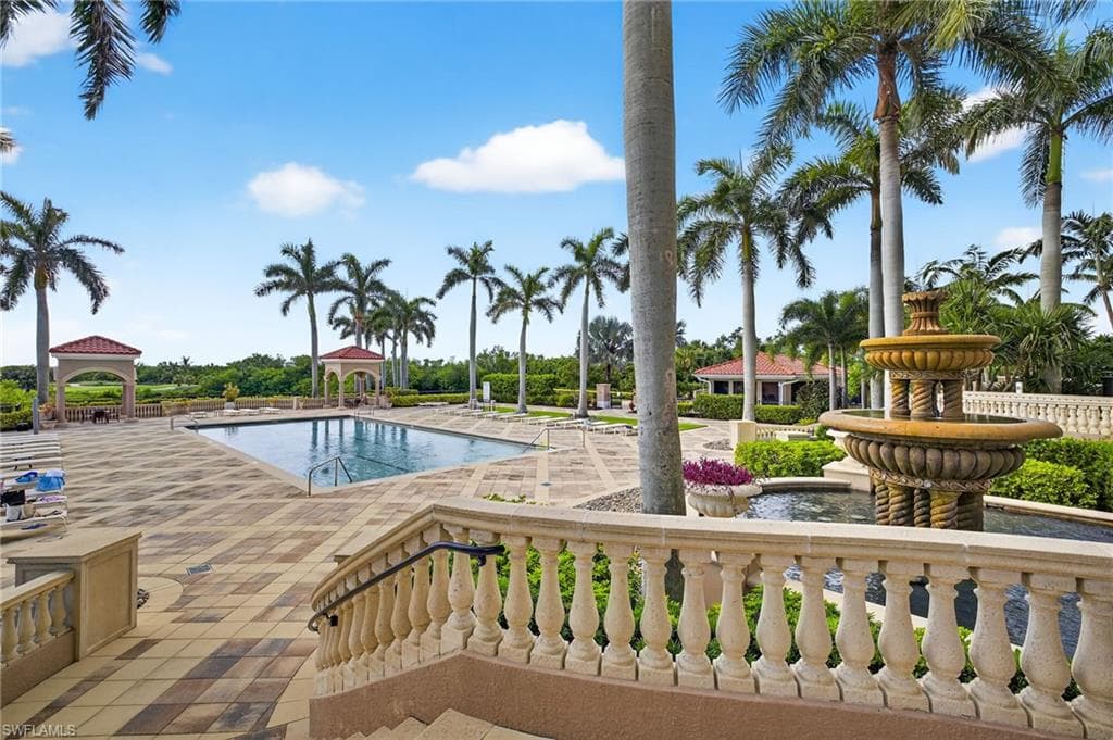 1060 Borghese LN # 702, NAPLES FL 34114-28