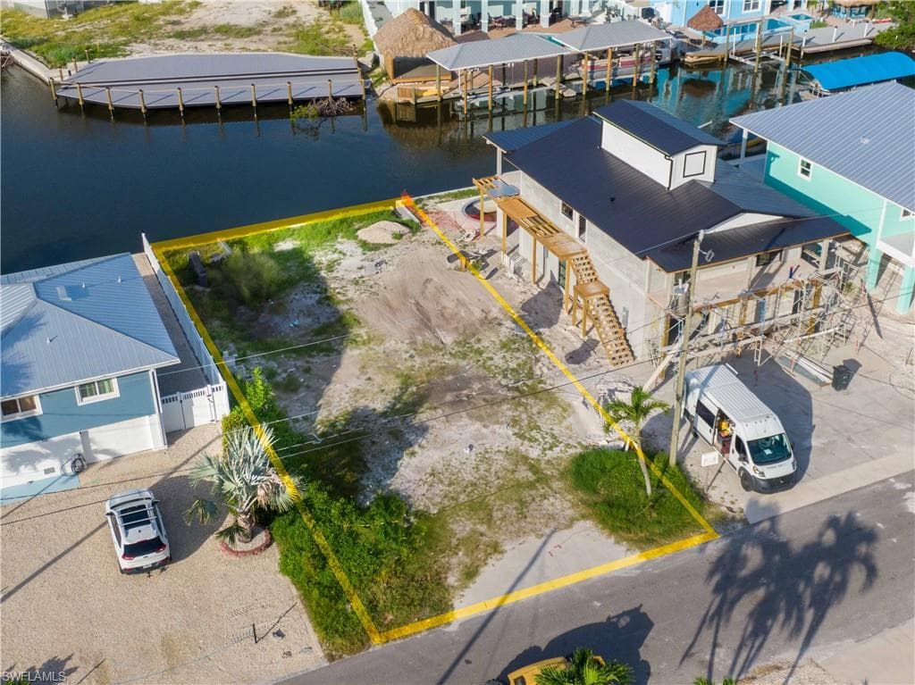 914 3rd ST, FORT MYERS BEACH FL 33931-1