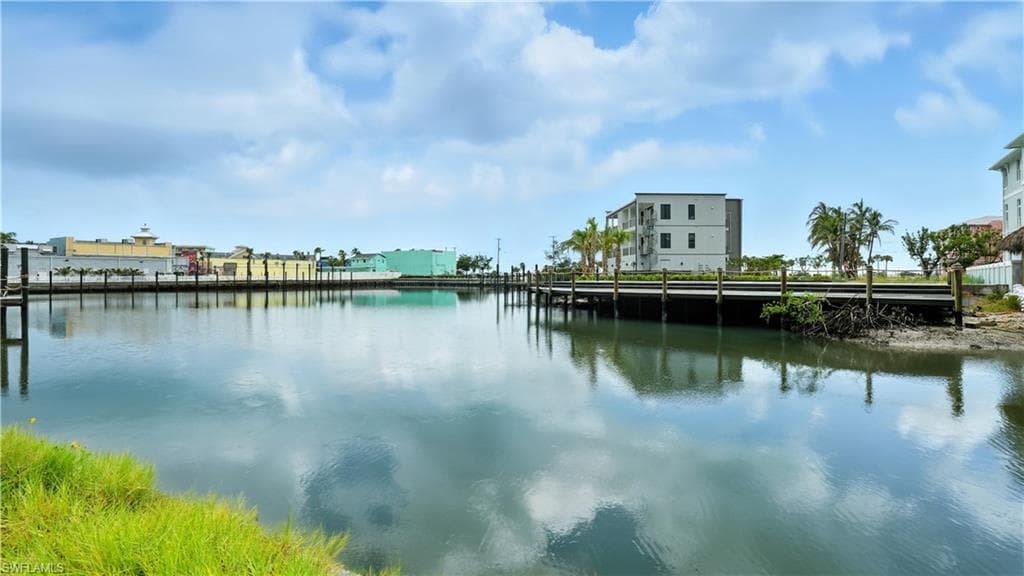 914 3rd ST, FORT MYERS BEACH FL 33931-21