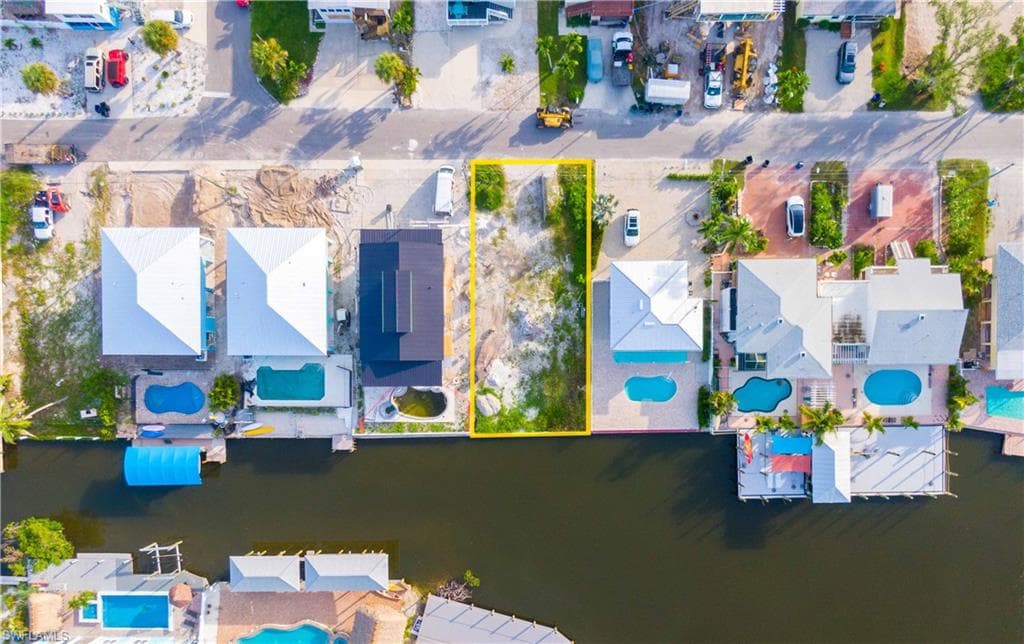 914 3rd ST, FORT MYERS BEACH FL 33931-6