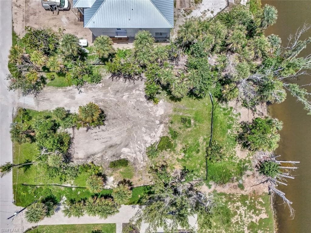 231 Palm Lake DR, SANIBEL FL 33957-15