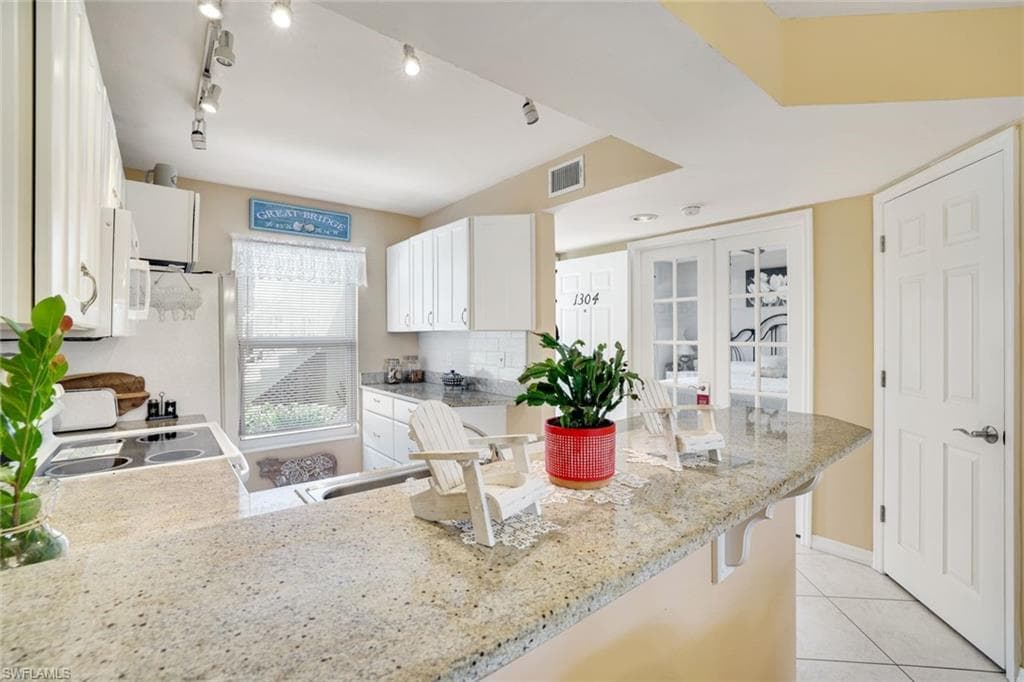 1335 Mainsail DR # 1304, NAPLES FL 34114-7