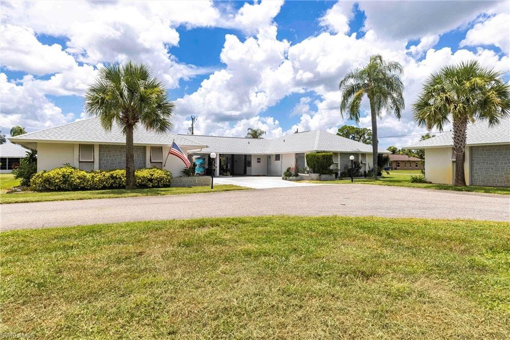 365 Westpark RD, LEHIGH ACRES FL 33936-1
