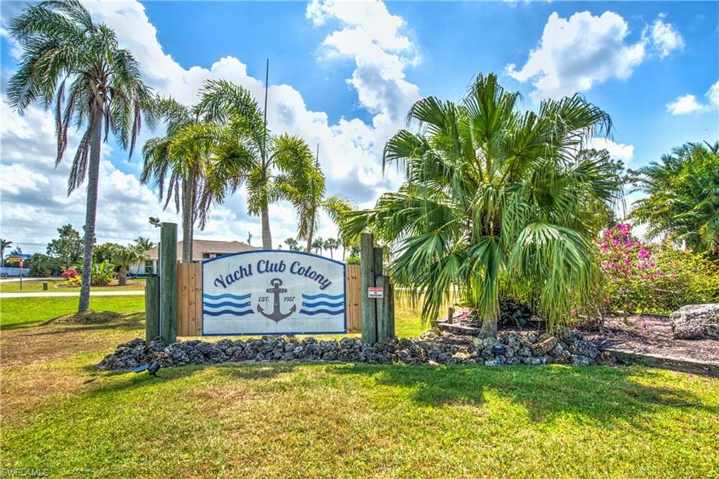 2215 Channel WAY, NORTH FORT MYERS FL 33917-32